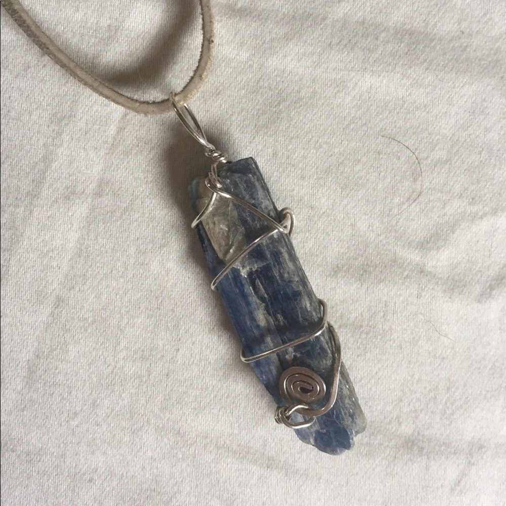 Kyanite Stone Necklace🍁